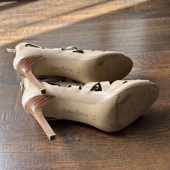 Neiman Marcus Wista Gladiator Lace Wedge Sandals - Picture 3 of 4